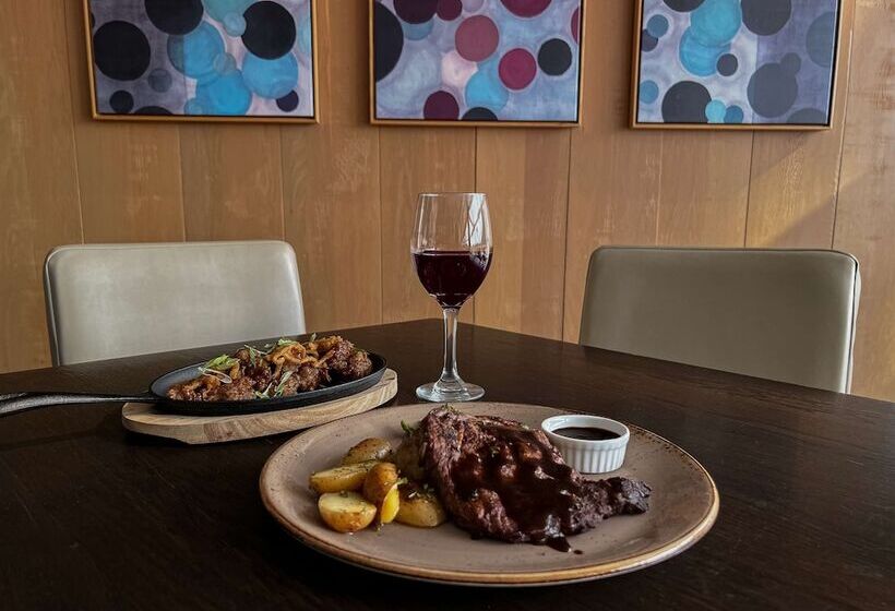 Coast Chilliwack Hotel By Apa