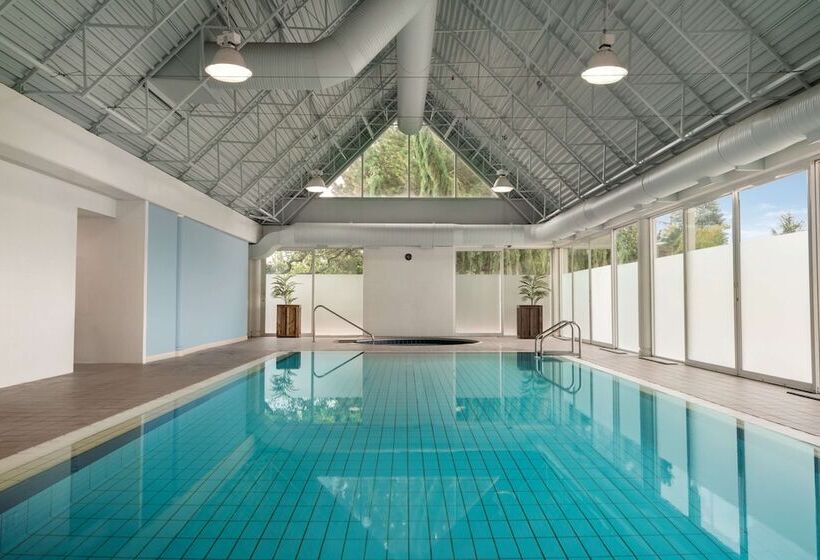 Coast Chilliwack Hotel By Apa