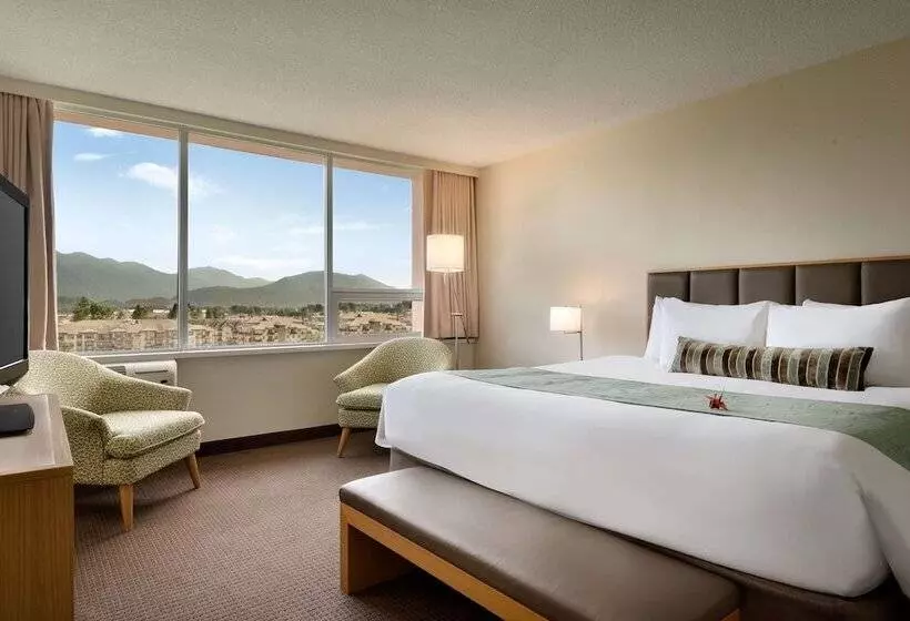 Coast Chilliwack Hotel By Apa