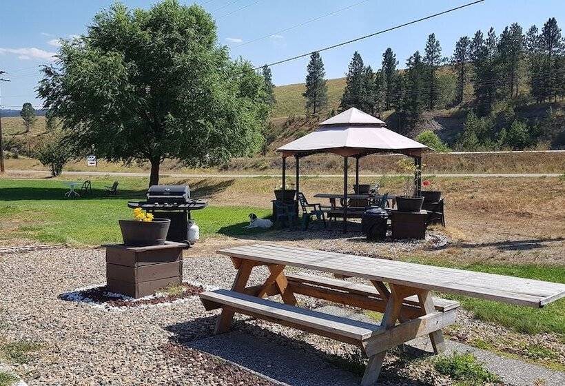 Отель Countryside Inn