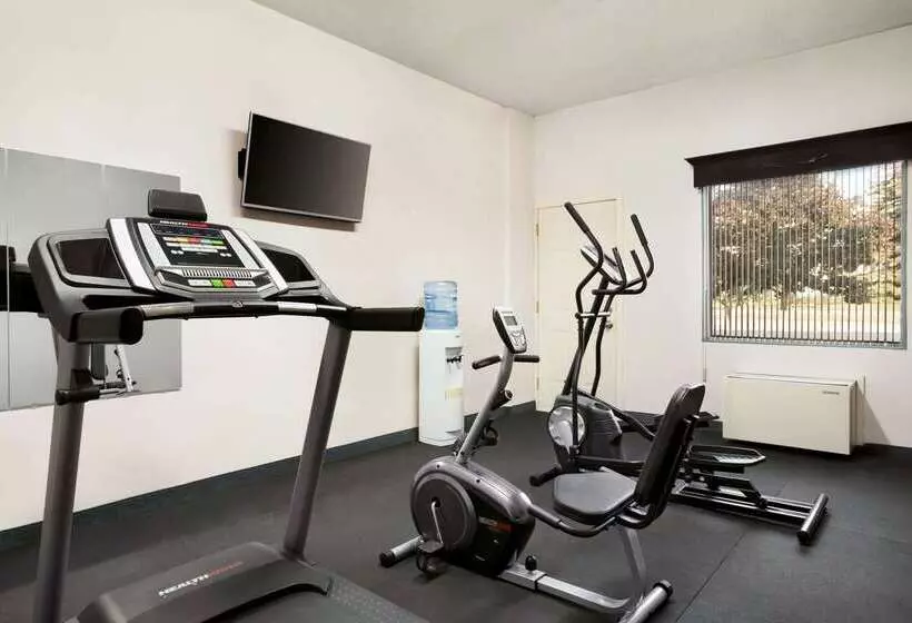 酒店 Days Inn By Wyndham Ste. Helene De Bagot