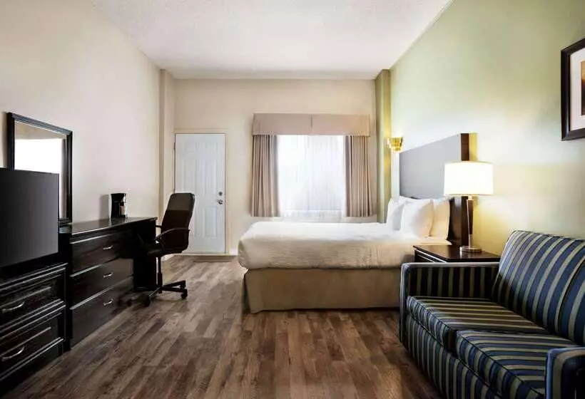 酒店 Days Inn By Wyndham Ste. Helene De Bagot