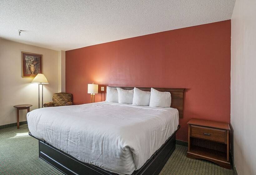 Отель Days Inn & Suites By Wyndham Mt Pleasant