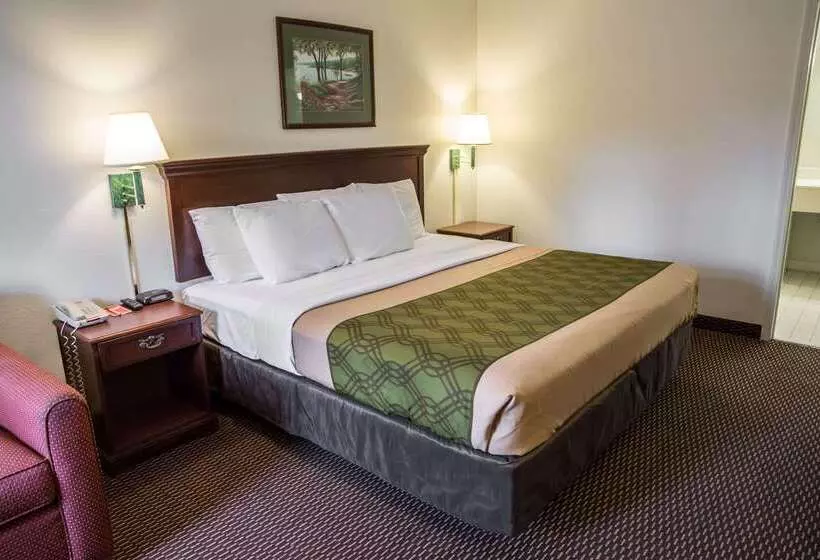 Отель Econo Lodge Crystal Coast