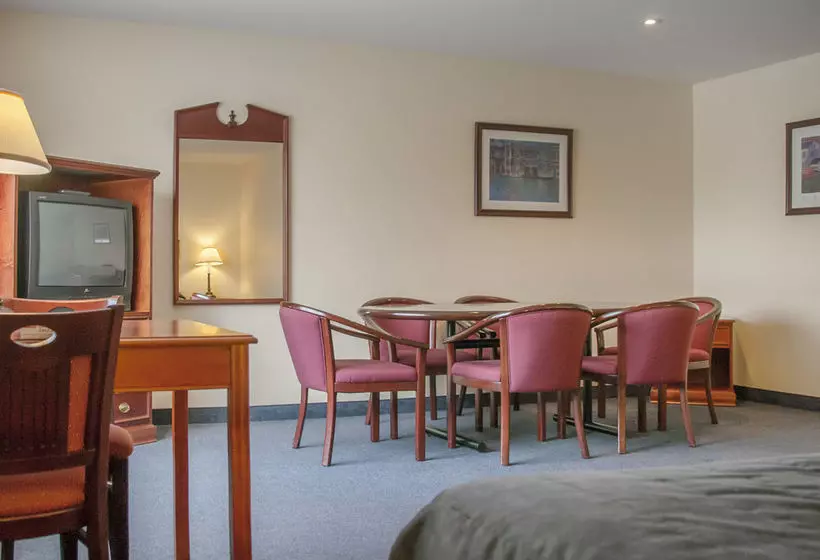 호텔 Econo Lodge Laval