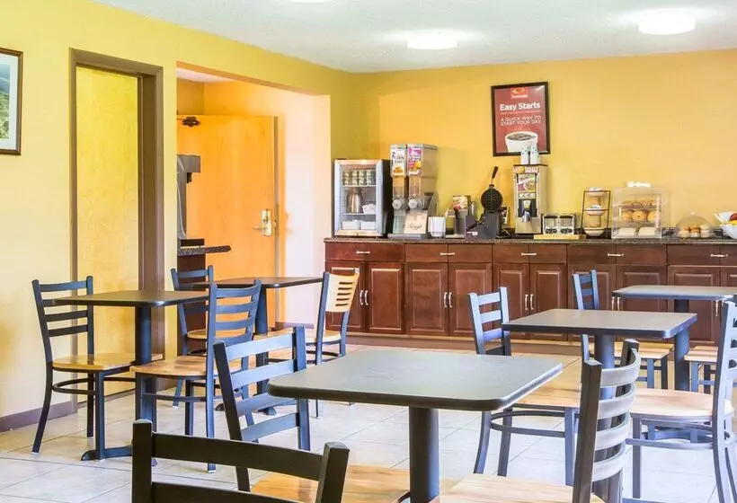 هتل Econo Lodge Massena Hwy 37