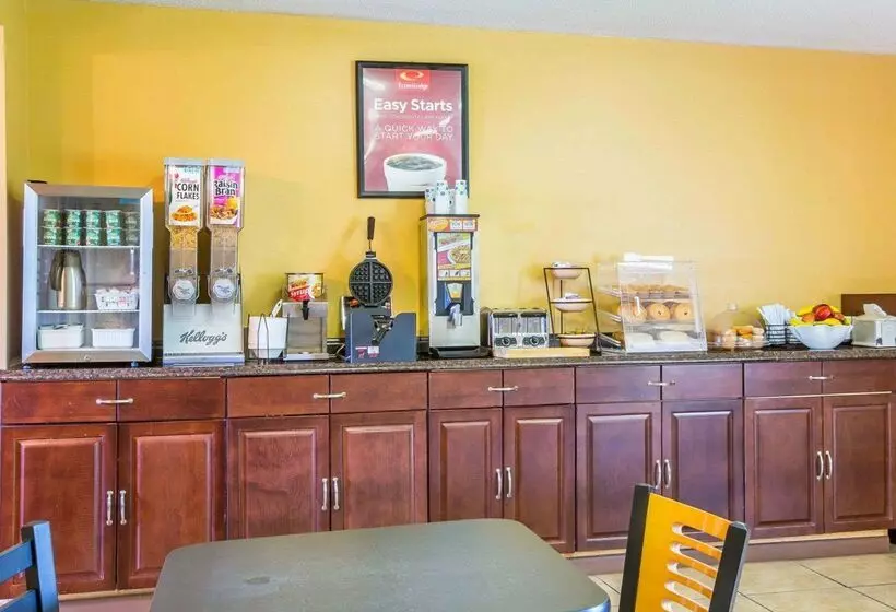 هتل Econo Lodge Massena Hwy 37