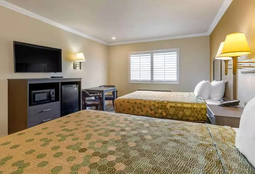 Hotelli Econo Lodge Moreno Valley