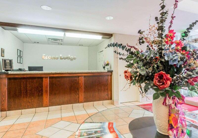 בית מלון כפרי Econo Lodge Near Stewart International Airport