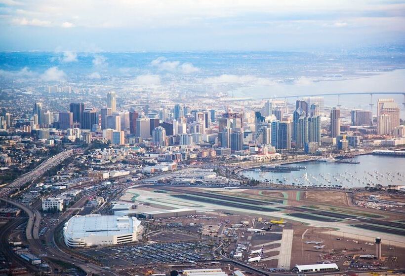 فندق Holiday Inn Express San Diego Airport Old Town, An Ihg