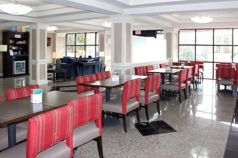 בית מלון כפרי Holiday Inn Express & Suites Atlanta Tucker Northlake, An Ihg