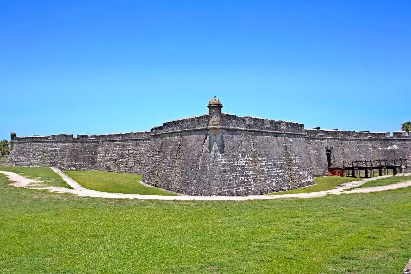 هتل Ocean Breeze Inn