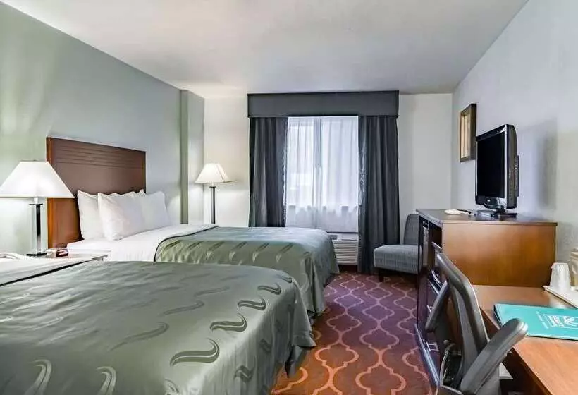 هتل Quality Inn & Suites Vancouver North