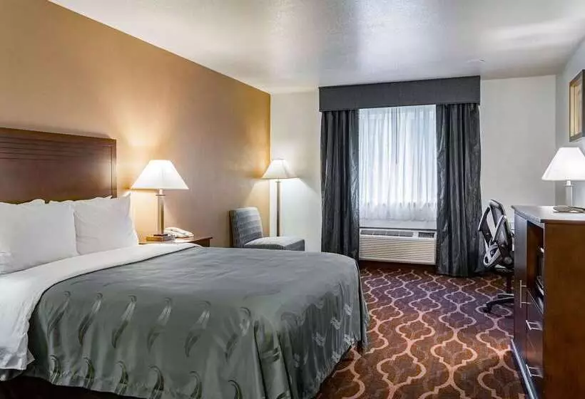 هتل Quality Inn & Suites Vancouver North