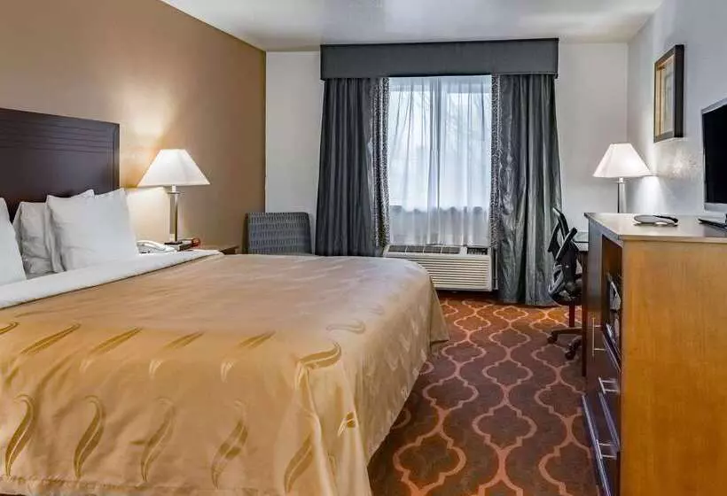 هتل Quality Inn & Suites Vancouver North