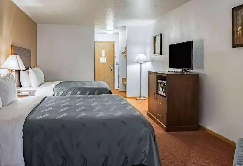 هتل Quality Inn & Suites Vancouver North