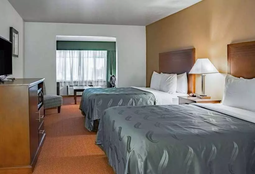 هتل Quality Inn & Suites Vancouver North