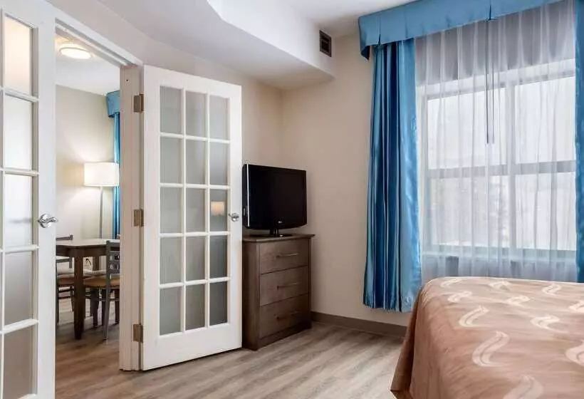 Hotelli Quality Suites