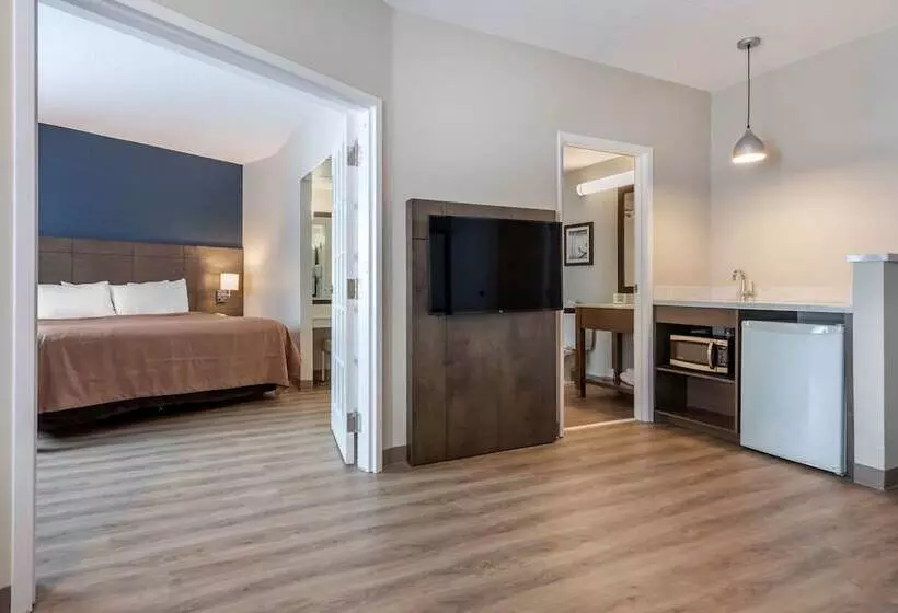 Hotelli Quality Suites