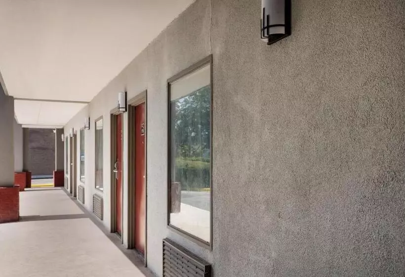 فندق Red Roof Inn & Suites Statesboro  University