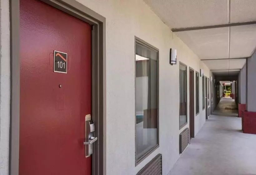 فندق Red Roof Inn & Suites Statesboro  University