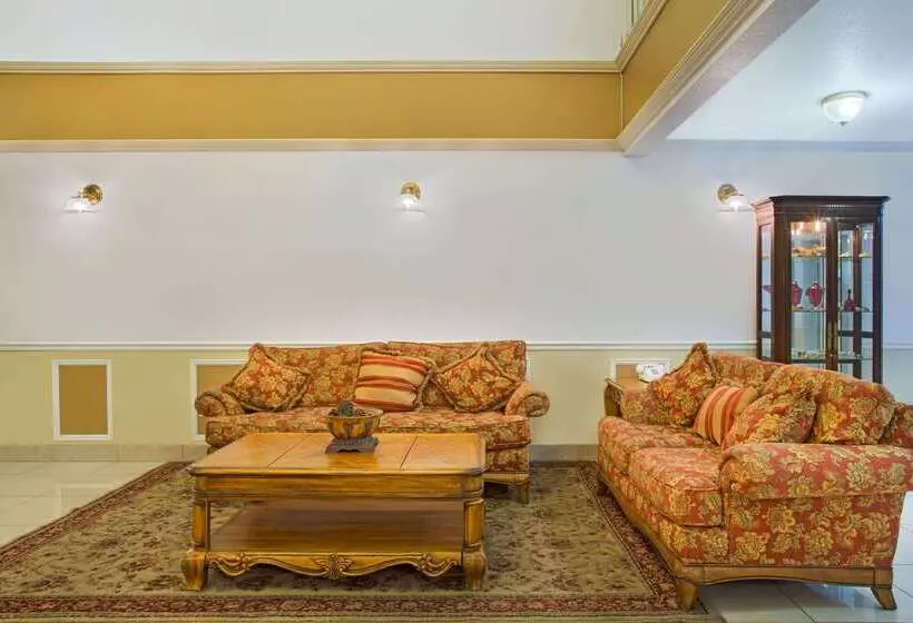 فندق Super 8 By Wyndham Oroville