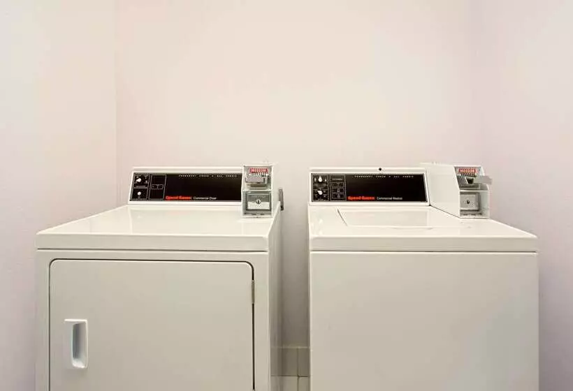 فندق Super 8 By Wyndham Oroville