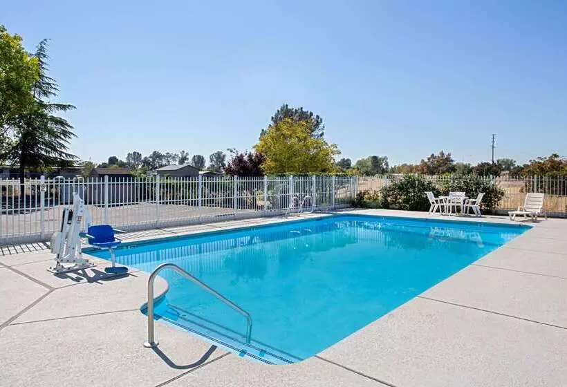 فندق Super 8 By Wyndham Oroville