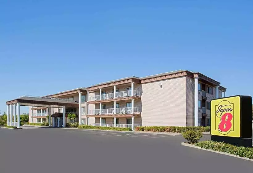 فندق Super 8 By Wyndham Oroville