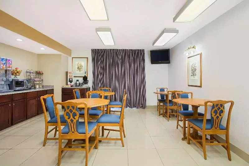 فندق Super 8 By Wyndham Oroville