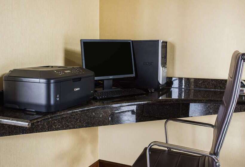 فندق Super 8 By Wyndham Paragould