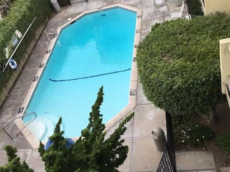 בית מלון כפרי Sand Dollar Inn