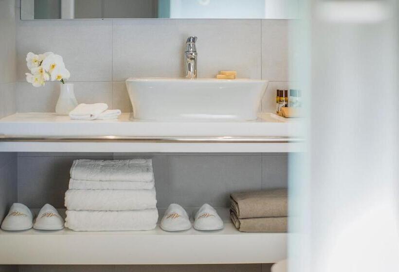 בית מלון כפרי Alion Beach