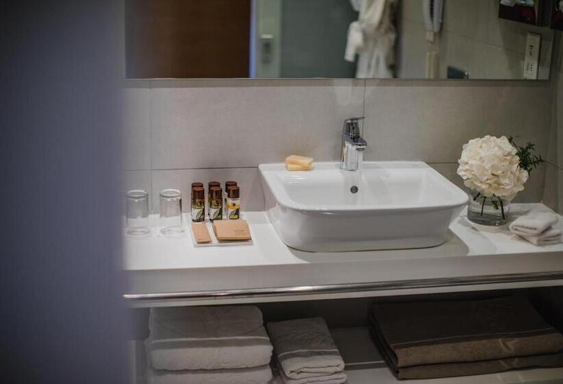 בית מלון כפרי Alion Beach