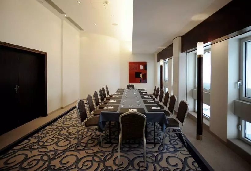 Best Western Premier Hotel Beaulac