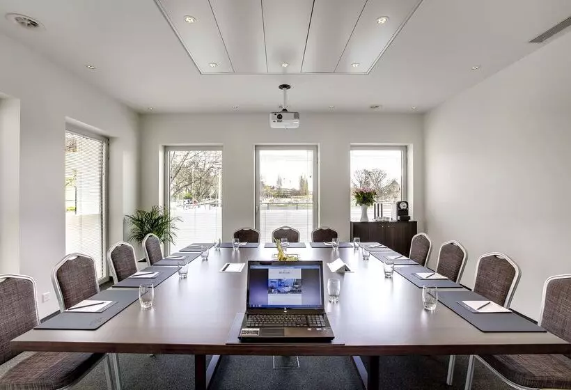 Best Western Premier Hotel Beaulac