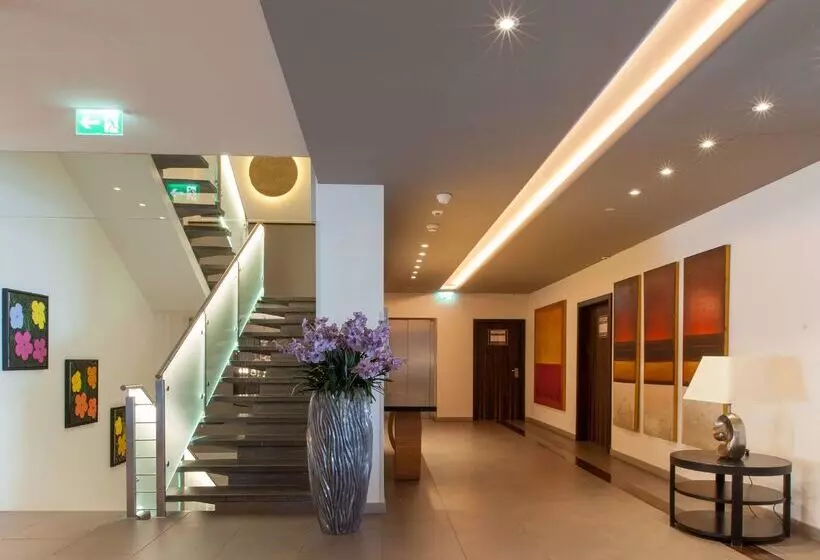 Best Western Premier Hotel Beaulac