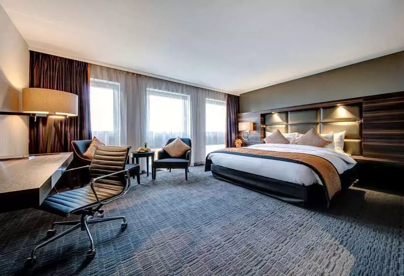 Best Western Premier Hotel Beaulac