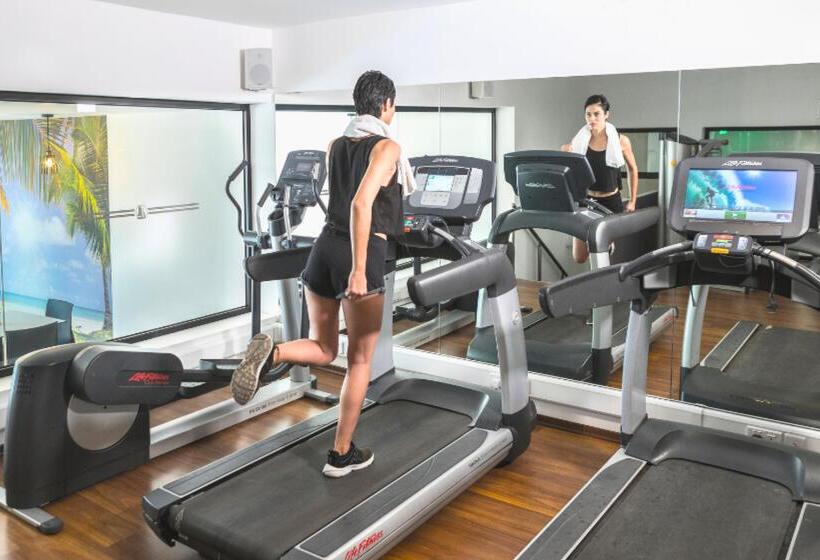 בית מלון כפרי Cavo Maris Beach