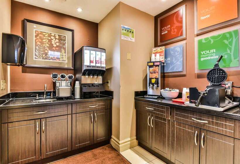 فندق Comfort Inn & Suites Ambassador Bridge