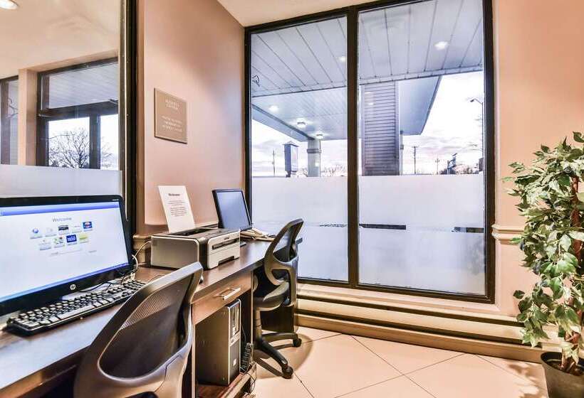 فندق Comfort Inn & Suites Ambassador Bridge