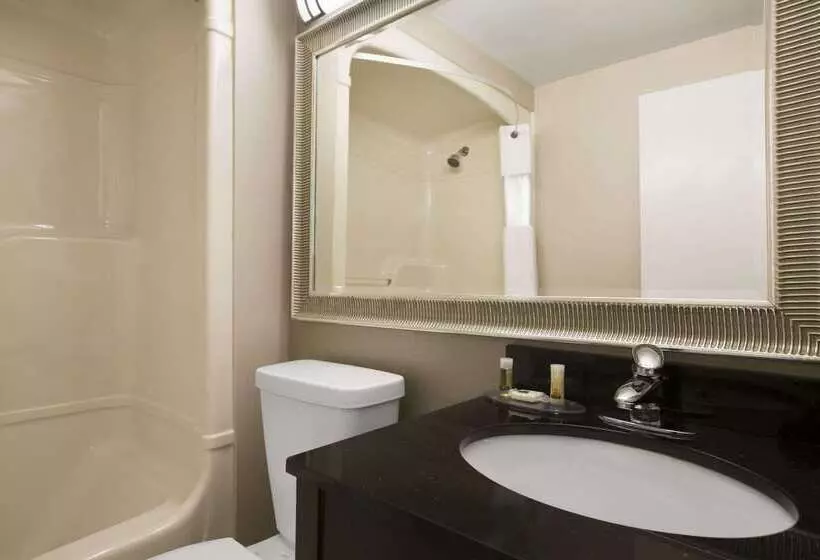 酒店 Days Inn By Wyndham Stouffville