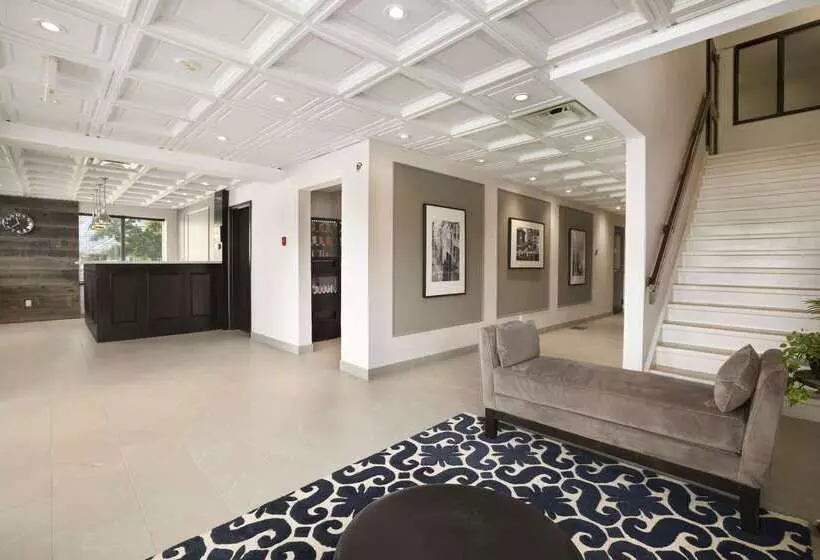 酒店 Days Inn By Wyndham Stouffville