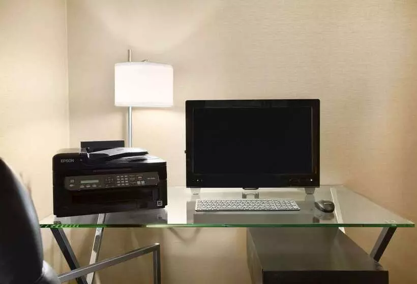 酒店 Days Inn By Wyndham Stouffville