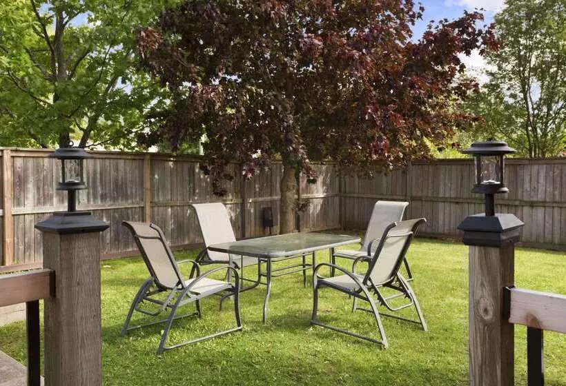 酒店 Days Inn By Wyndham Stouffville