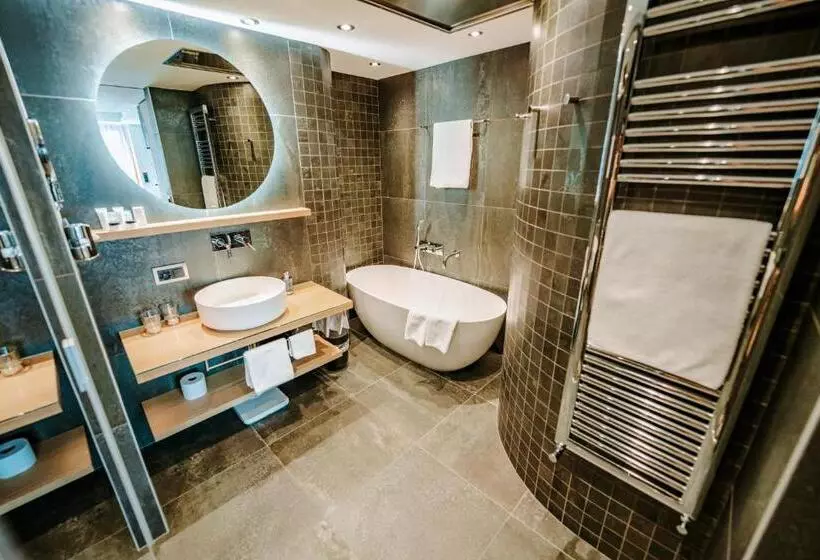 هتل Eden Wellness