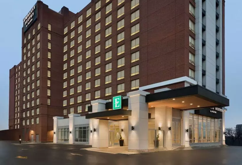 هتل Embassy Suites By Hilton Toronto Airport