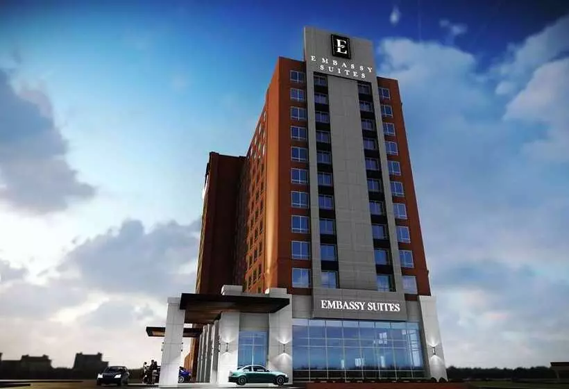 هتل Embassy Suites By Hilton Toronto Airport