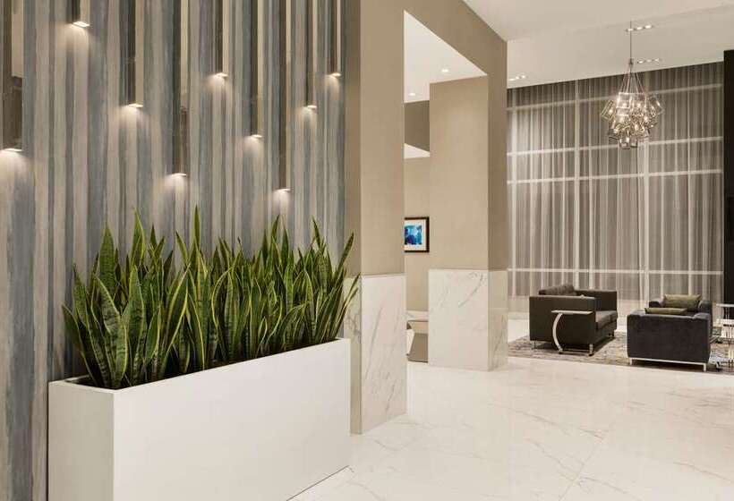 فندق Embassy Suites By Hilton Toronto Airport