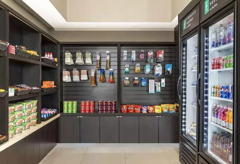 هتل Embassy Suites By Hilton Toronto Airport